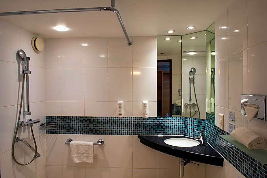 Holiday Inn Express Paris-Canal De La Villette By IHG