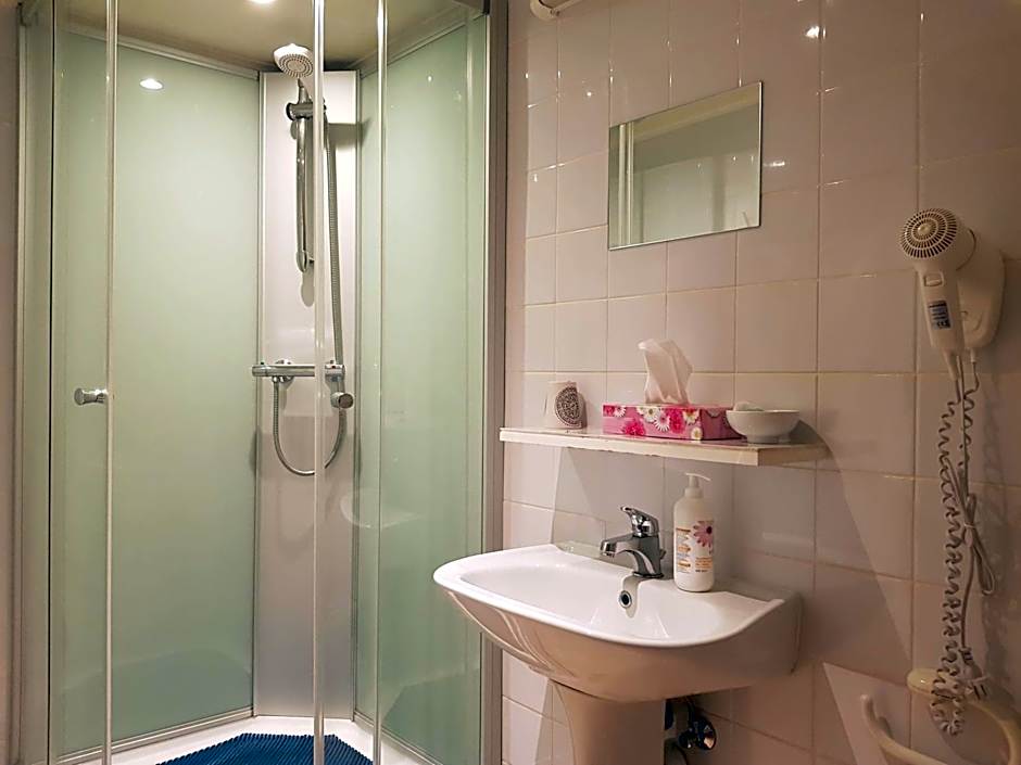 B&B Woodside