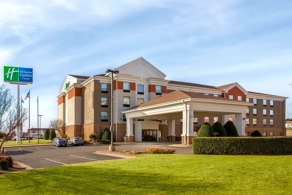 Holiday Inn Express Hotel & Suites Lawton-Fort Sill