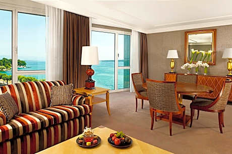 Executive Leman Suite, 1 Bedroom Larger Suite, 1 King, Lake view