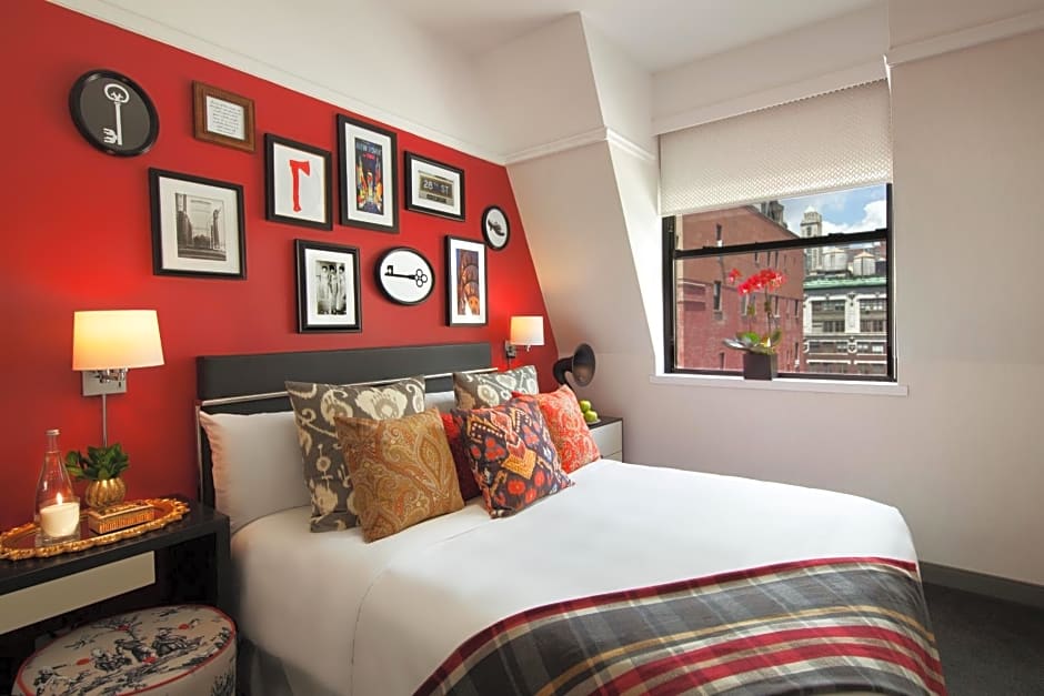 Photo 1 of 4 of Superior Queen Room