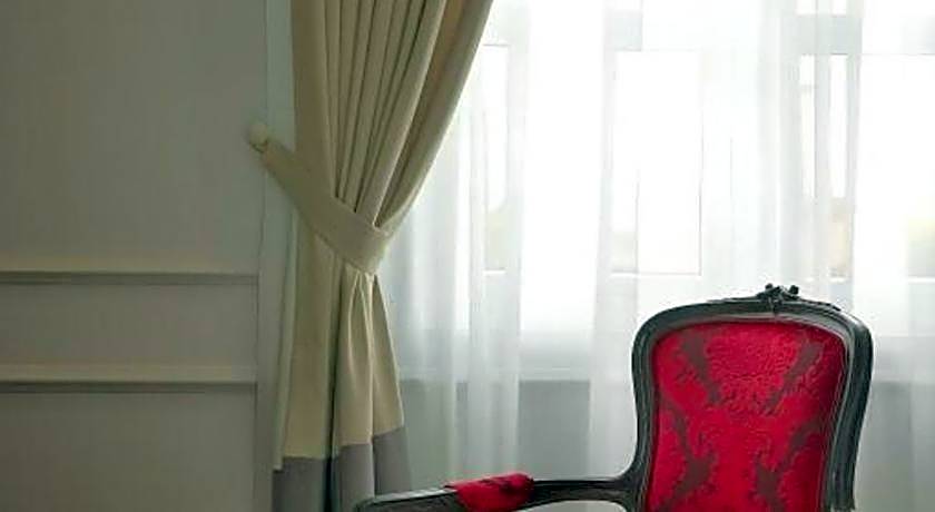 Manoir Des Arts Hotel