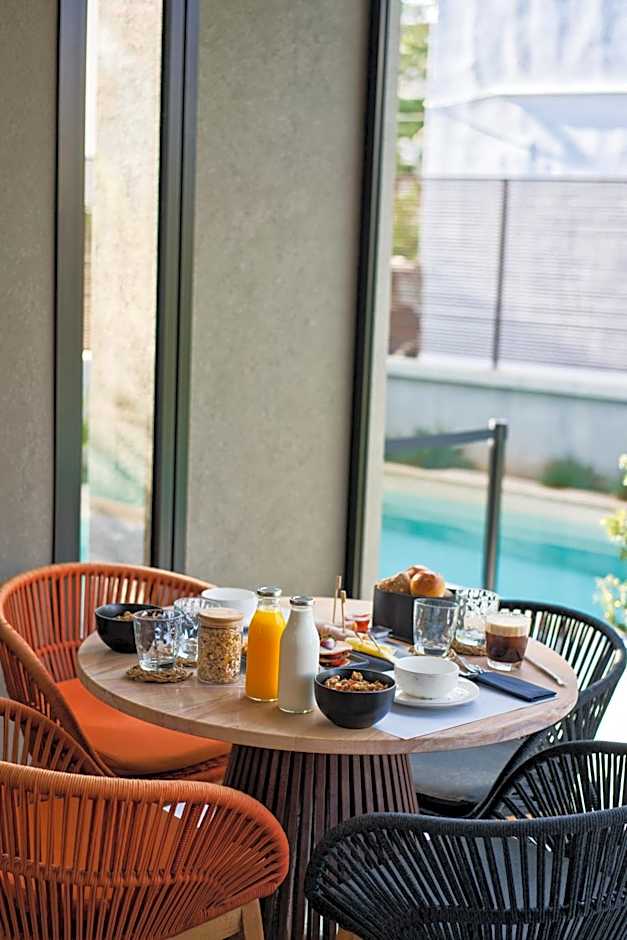 Capital Luxury Suites