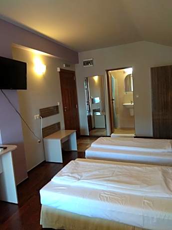 Triple Room with Terrace