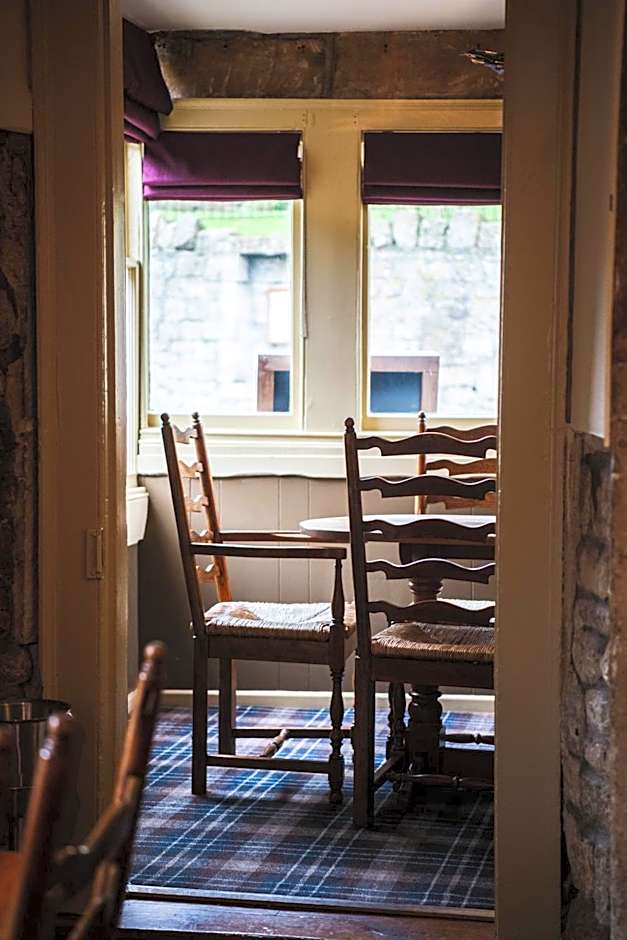 Wheelwrights Arms Country Inn & Pub