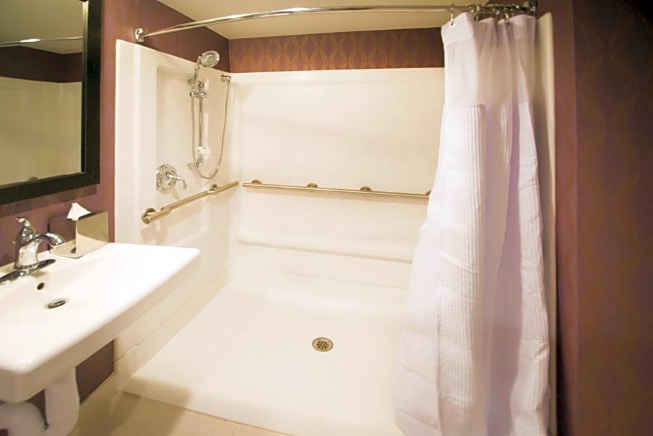 Crowne Plaza Saddlebrook By IHG