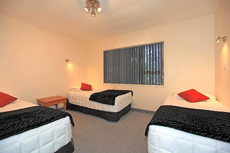 Kapiti Lindale Motel and Conference Centre