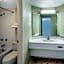 La Quinta Inn & Suites by Wyndham Albuquerque Northeast