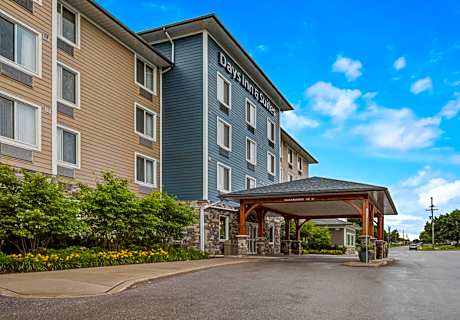 Days Inn & Suites by Wyndham Lindsay