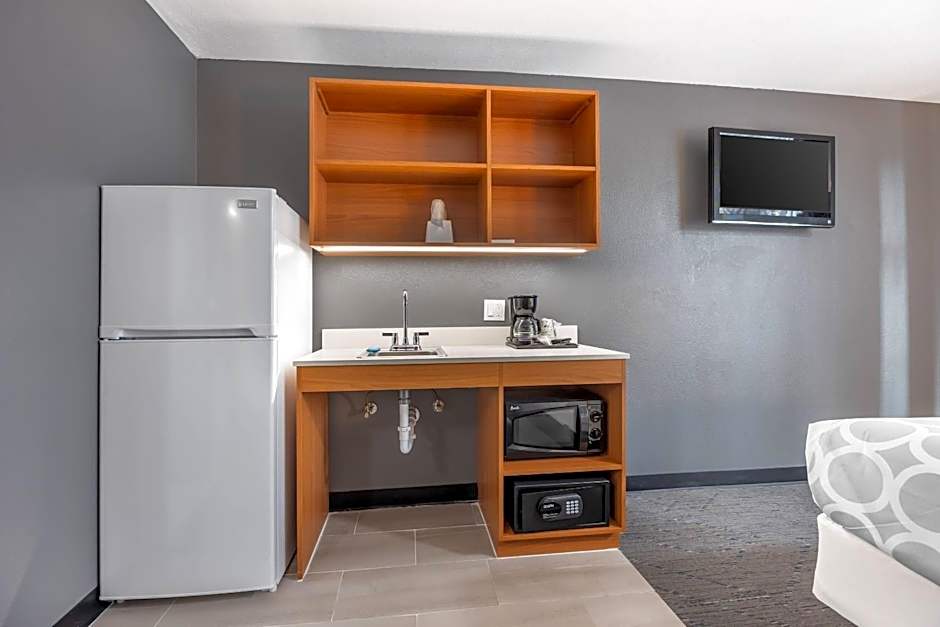 Suburban Studios Branson On The Strip