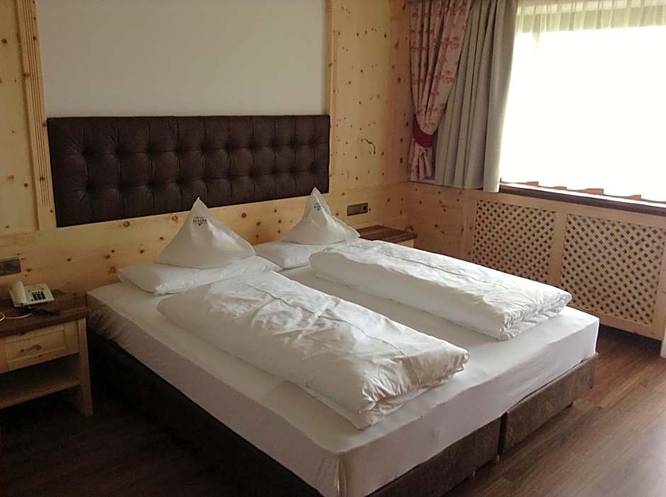 Hotel Alaska