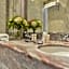 Hotel Suites Unic Renoir Saint-Germain
