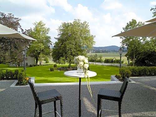 Schloss Neutrauchburg