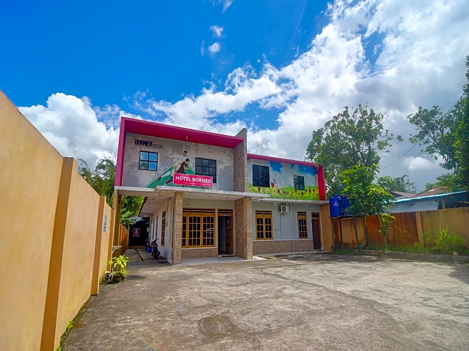 OYO 92041 Hotel Borneo