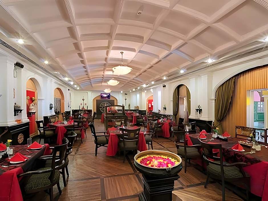 Mayfair Convention Hotel