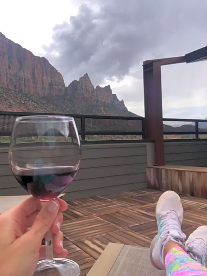 Cable Mountain Lodge