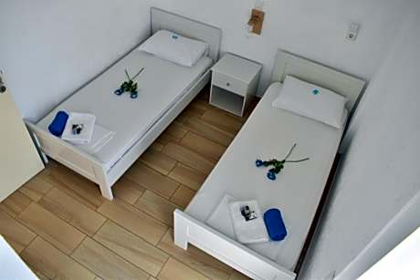 Two Bedroom Suite Split Level with Sea View