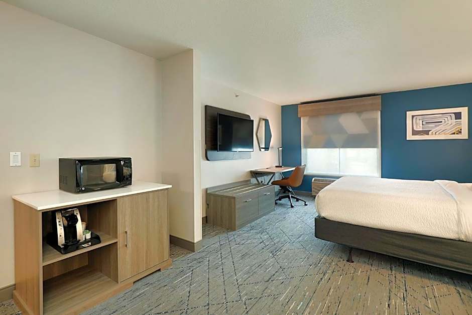 Holiday Inn Express Hotel & Suites Milwaukee-New Berlin By IHG