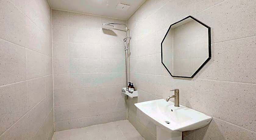 Changwon Palyongdong Hotel Leo