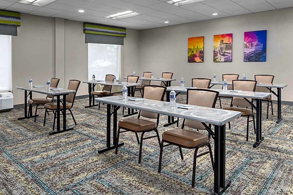 Hampton Inn Birmingham I-65/Lakeshore Drive