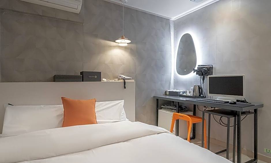 Uiwang Hotel Nine