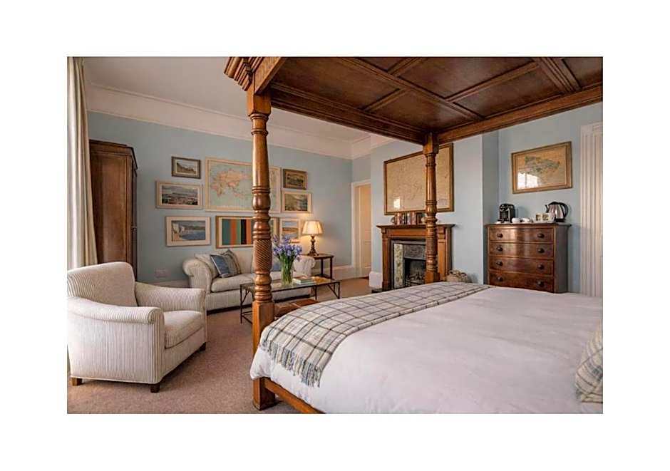 The Royal Harbour Hotel