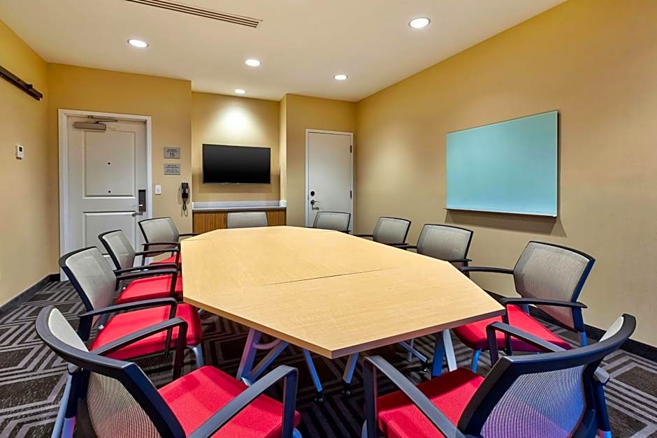 TownePlace Suites by Marriott Grand Rapids Airport Southeast
