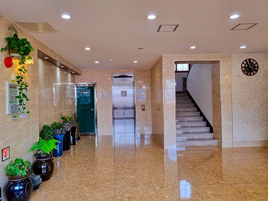 Hotel G