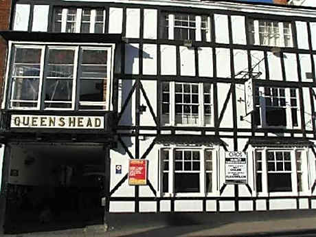 The Queens Head Hotel