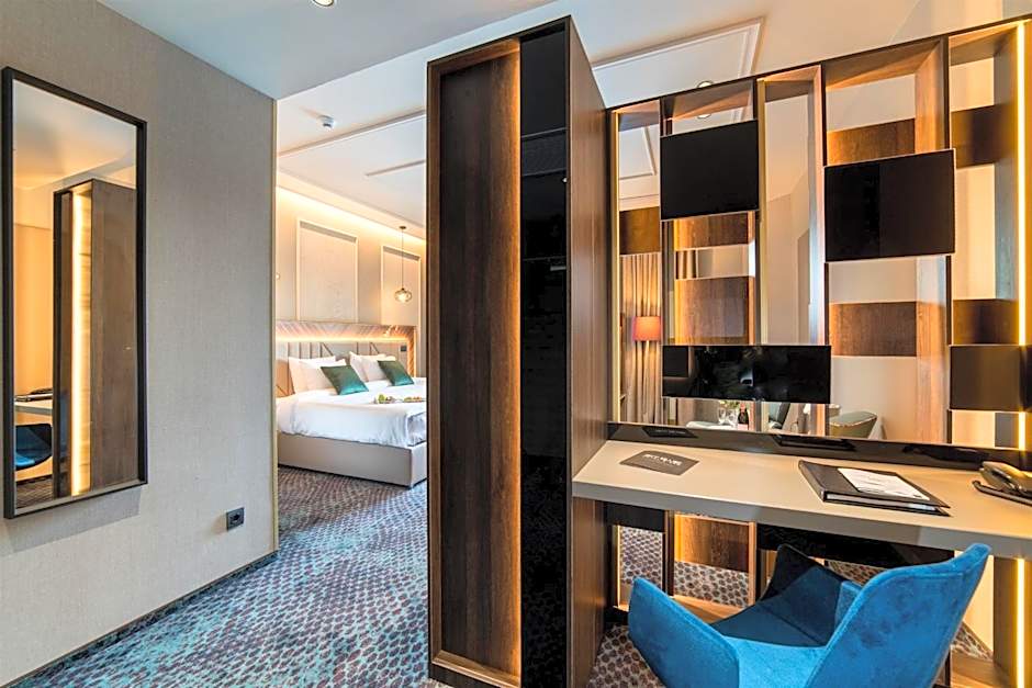 Sky Blue Hotel & Spa