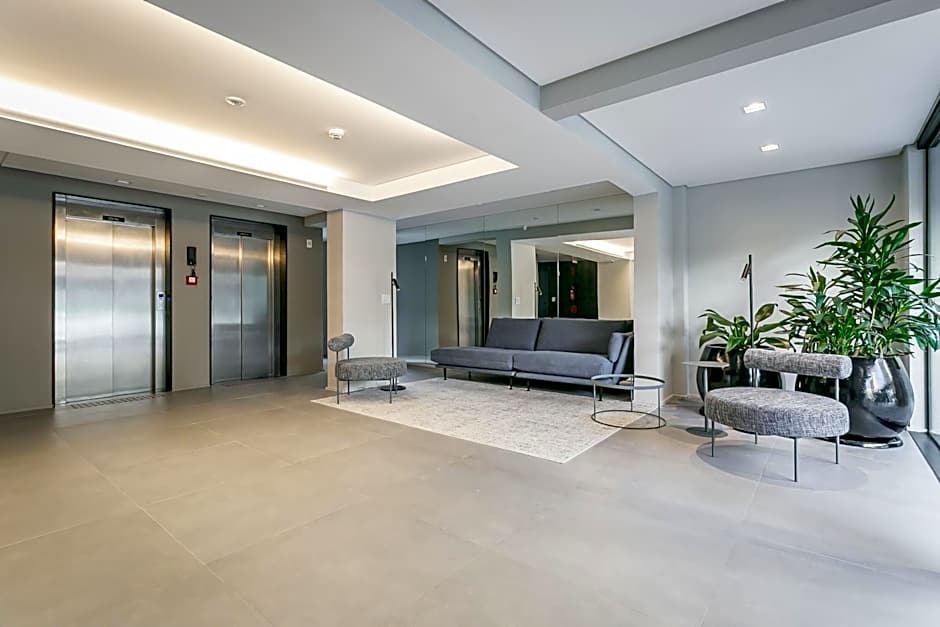 Studios Rio Branco by Viva - Prédio moderno, aptos com cama king-size no centro de Floripa