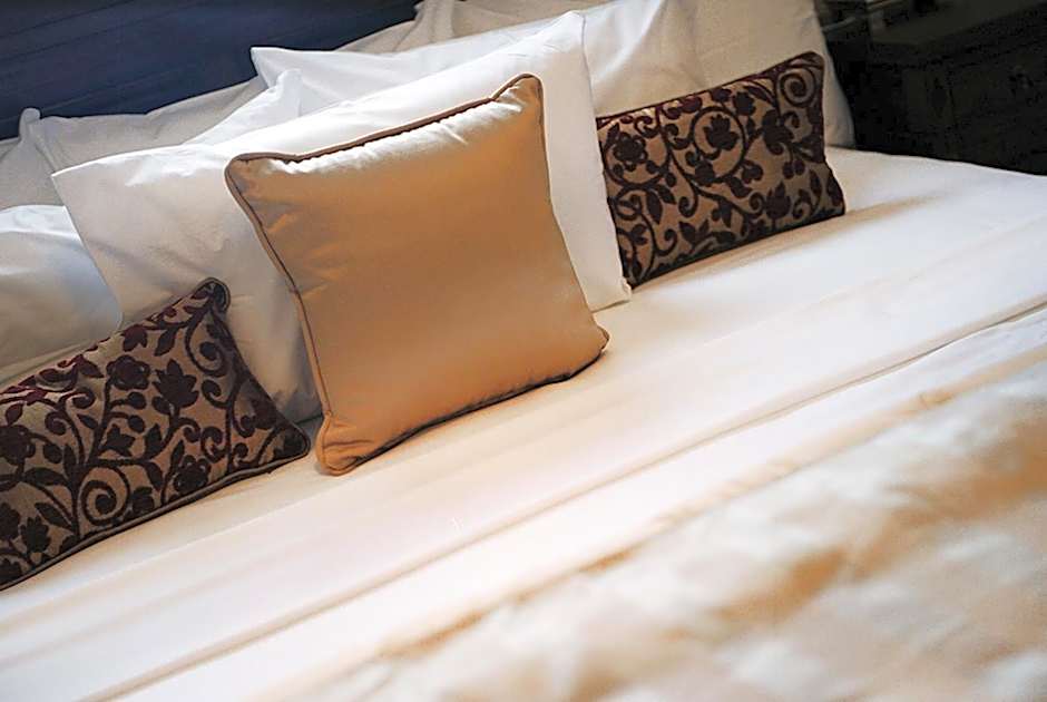 Redearth Boutique Hotel