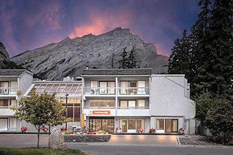 Best Western Plus Banff International Lodge