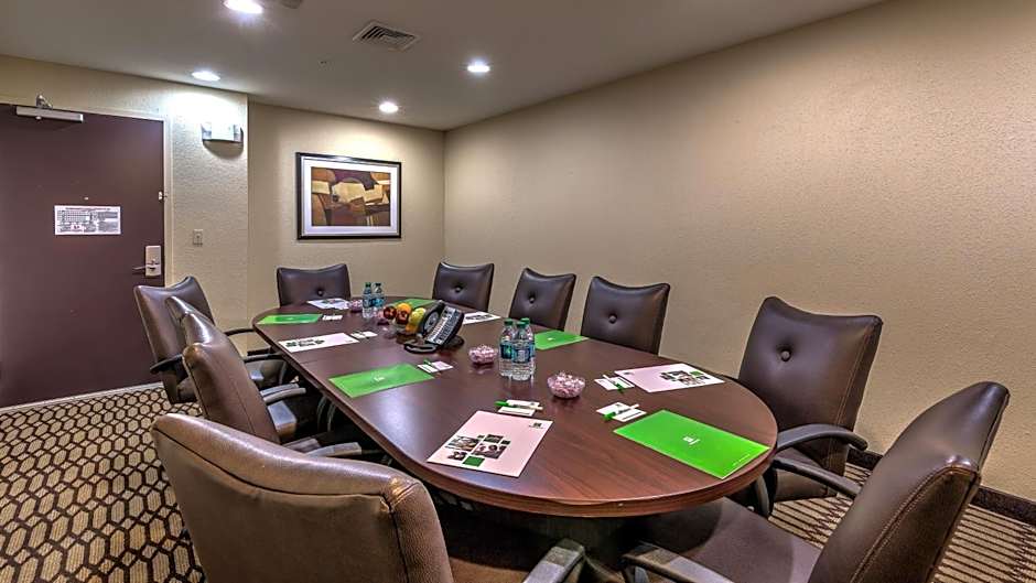 Holiday Inn North Quail Springs By IHG