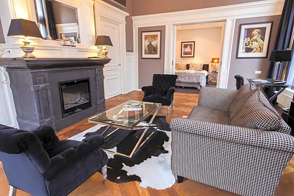 Post-Plaza Hotel & Grand Café