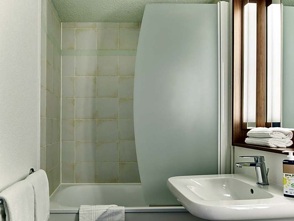 Greet Hotel Versailles - Voisins Le Bretonneux