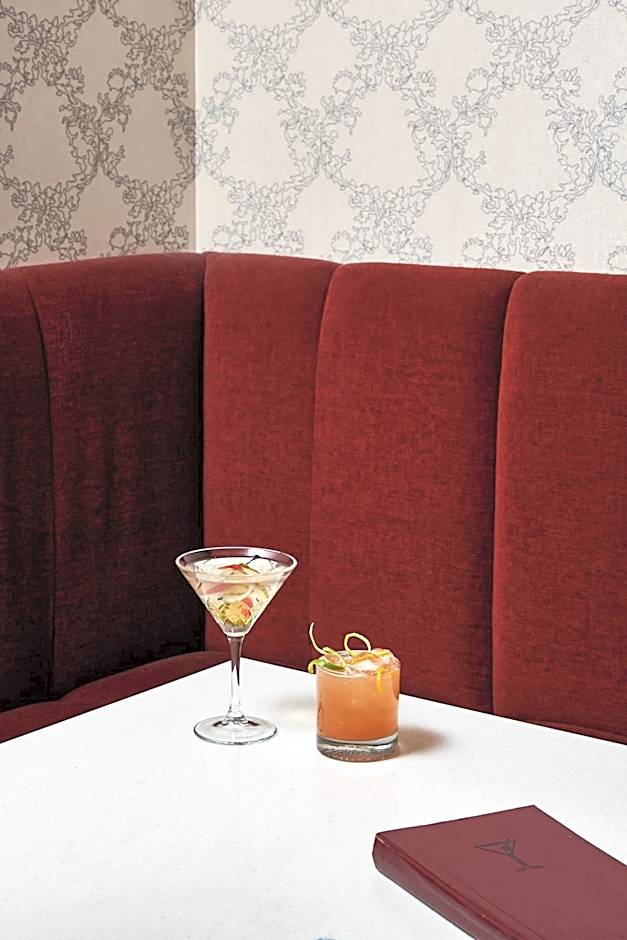 Renaissance Chicago O'Hare Suites Hotel