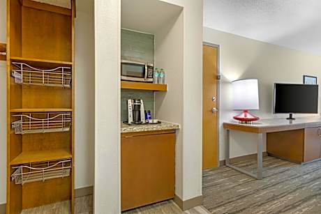 Queen Room with Two Queen Beds - Mobility Accessible with Roll-in Shower