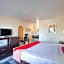 OYO Woodland Hotel and Suites