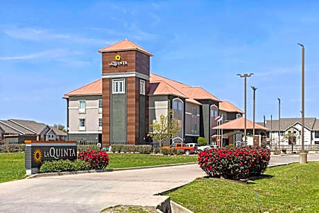 La Quinta Inn & Suites by Wyndham Hillsboro