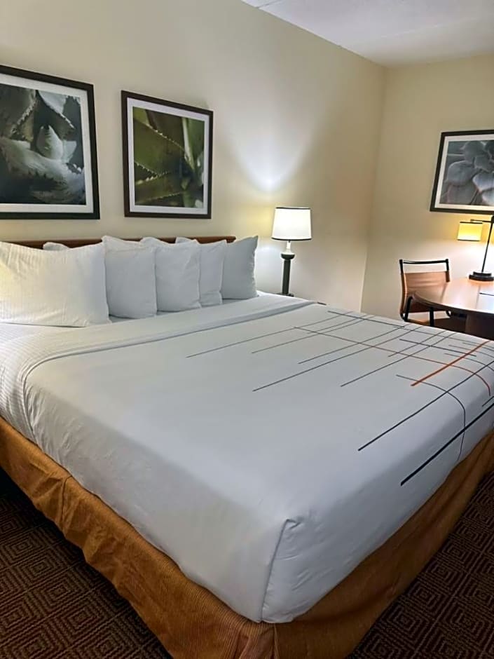 La Quinta Inn & Suites by Wyndham Sunrise Sawgrass Mills