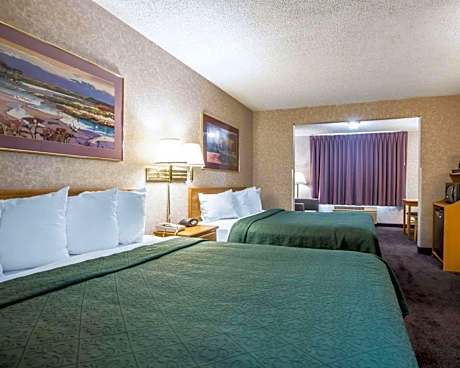 Suite, 2 Queen Beds, Non Smoking