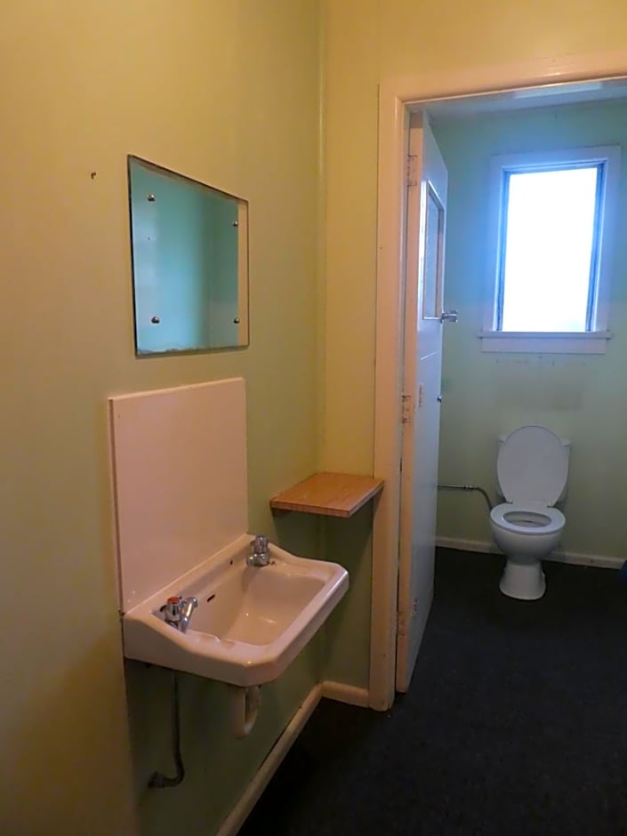 Thomas's Catlins Lodge and Camp Ground