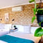 Kennedy Drive Boutique Motel & Nursery- Close To City Centre & Airport