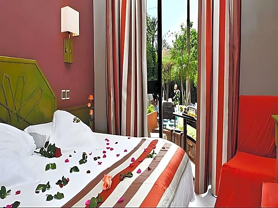 Chems Hotel