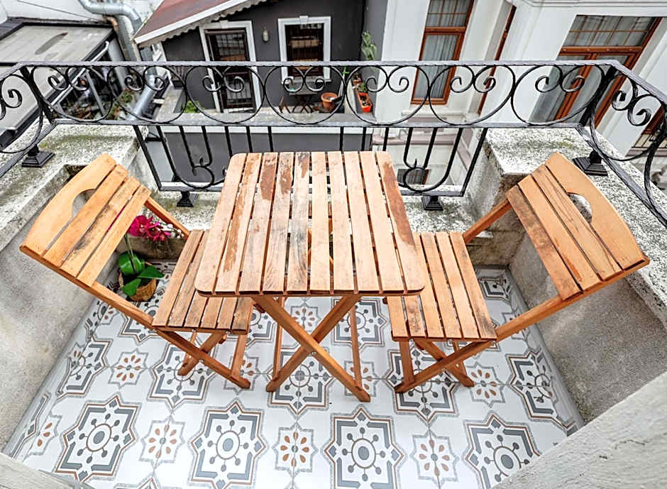 Selvese Suites, Serviced Living in Galata