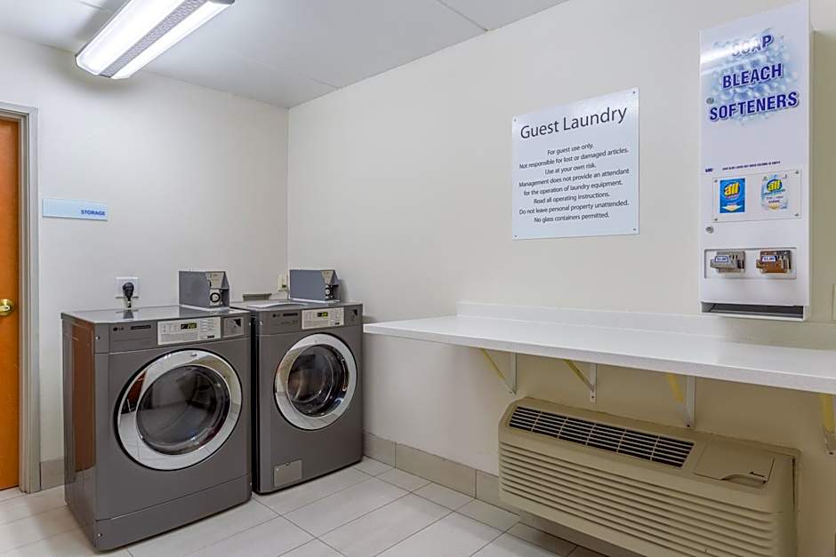 Holiday Inn Express and Suites Cedar Falls Waterloo By IHG