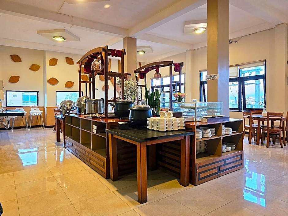 SPENCER GREEN HOTEL