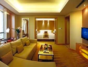 1 King Bed Business Room Club Floor Non-Smoking