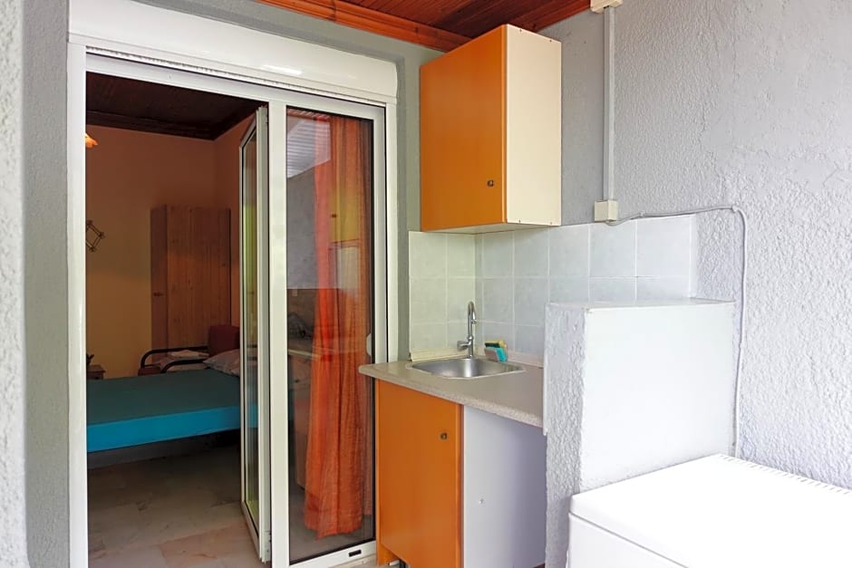 Camping Mitikas and Bungalows